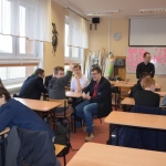Nie daj się złapać w Sieć! O cyperprzemocy i uzależnieniu od Internetu